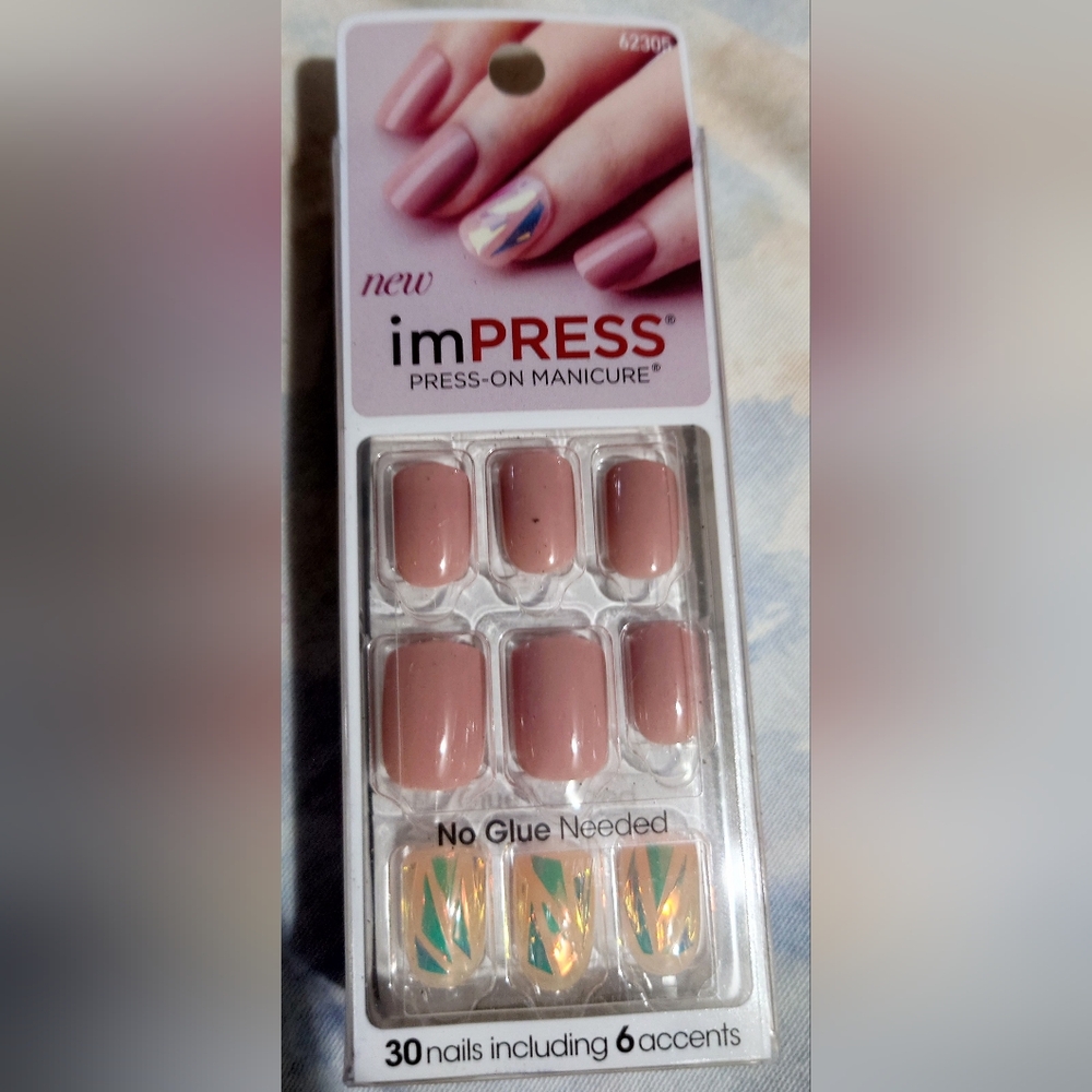 "imPRESS" Press-On 30 Nails Including 6 Accents- No Glue Needed